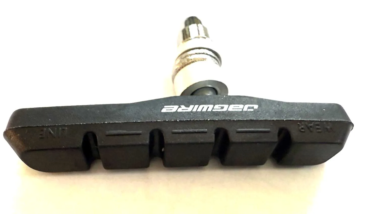 2 Pairs Jagwire Mountain Sport MTB Linear-Pull Brake Shoes with threaded posts.