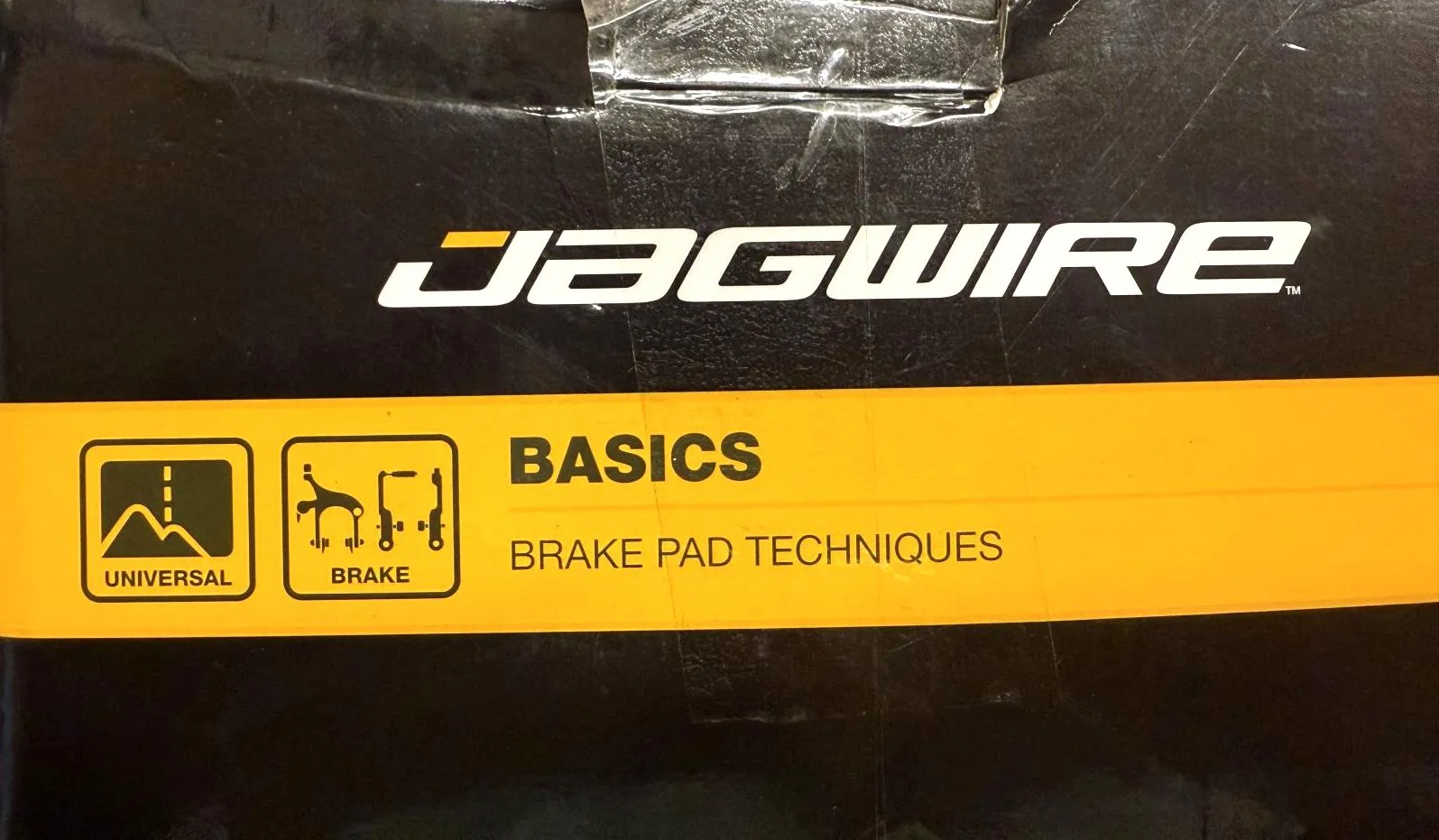 2 Pairs Jagwire Mountain Sport MTB Linear-Pull Brake Shoes with threaded posts.