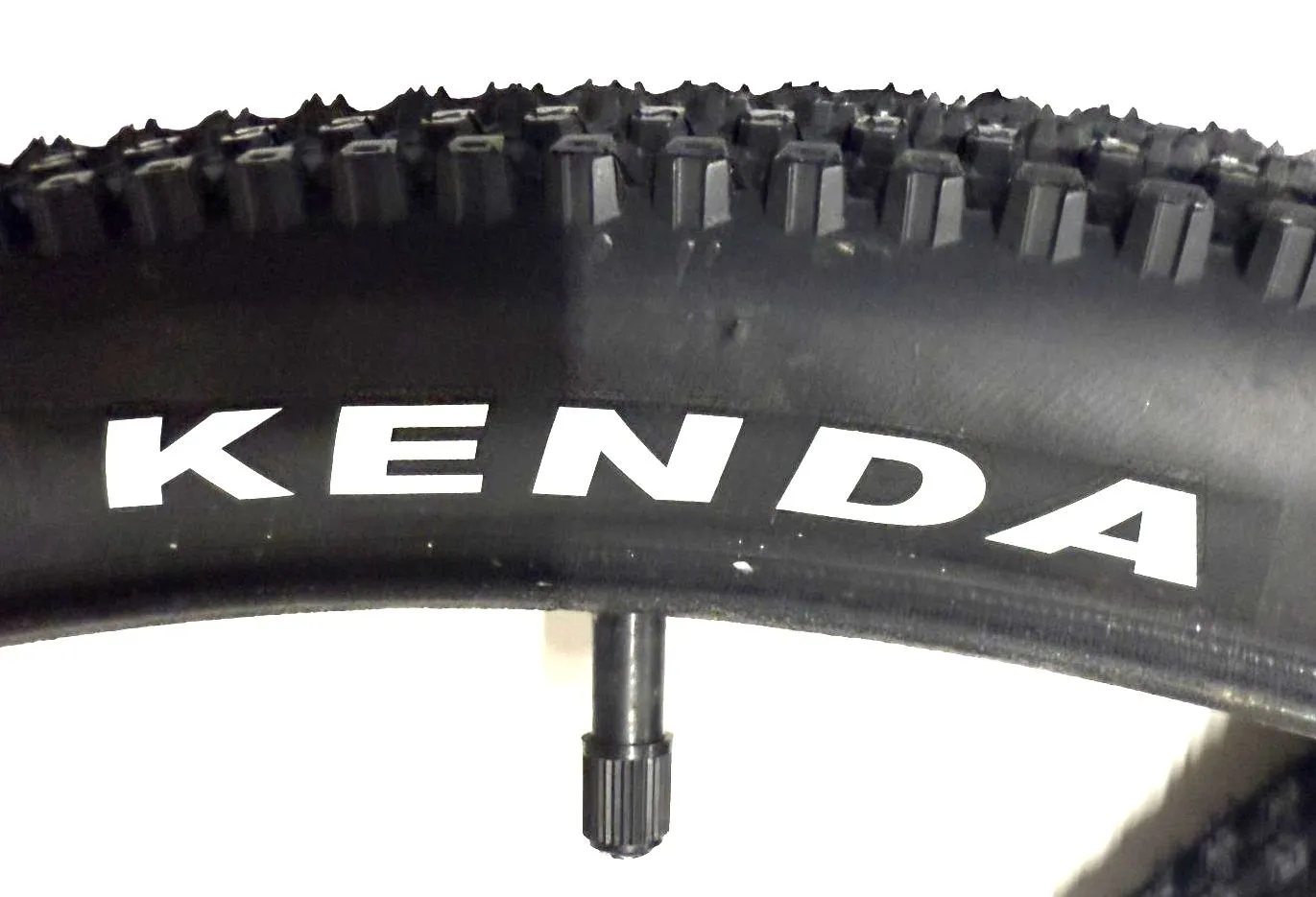 Lot of 2 (Pair) Kenda Small Bock 8 27.5 x 2.1 MTB Bike Tires Wire Bead   Tubes
