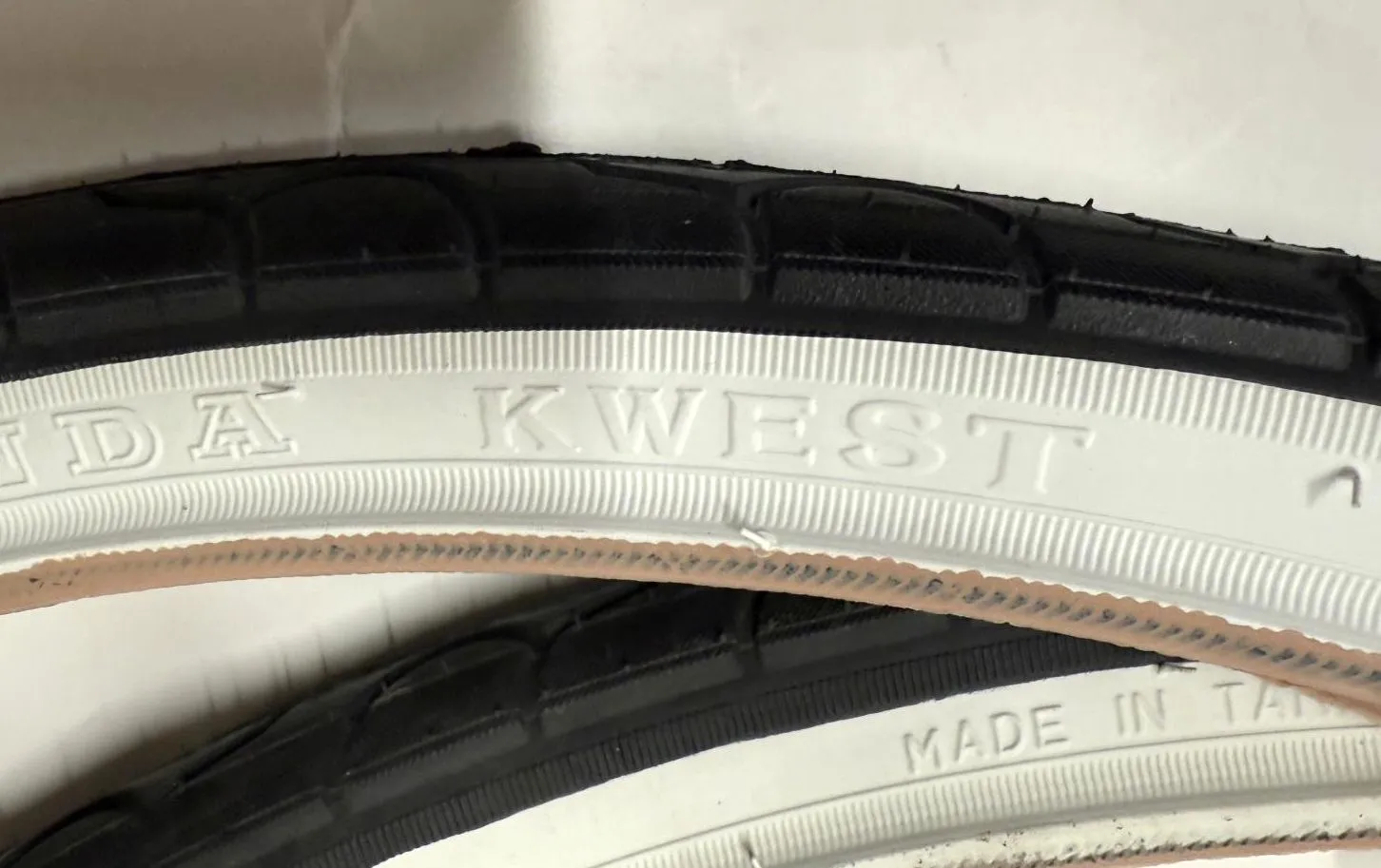 Pair (Lot of 2) Kenda Kwest White Wall K193 Wire Bead 26x1.50" Tires   Tubes