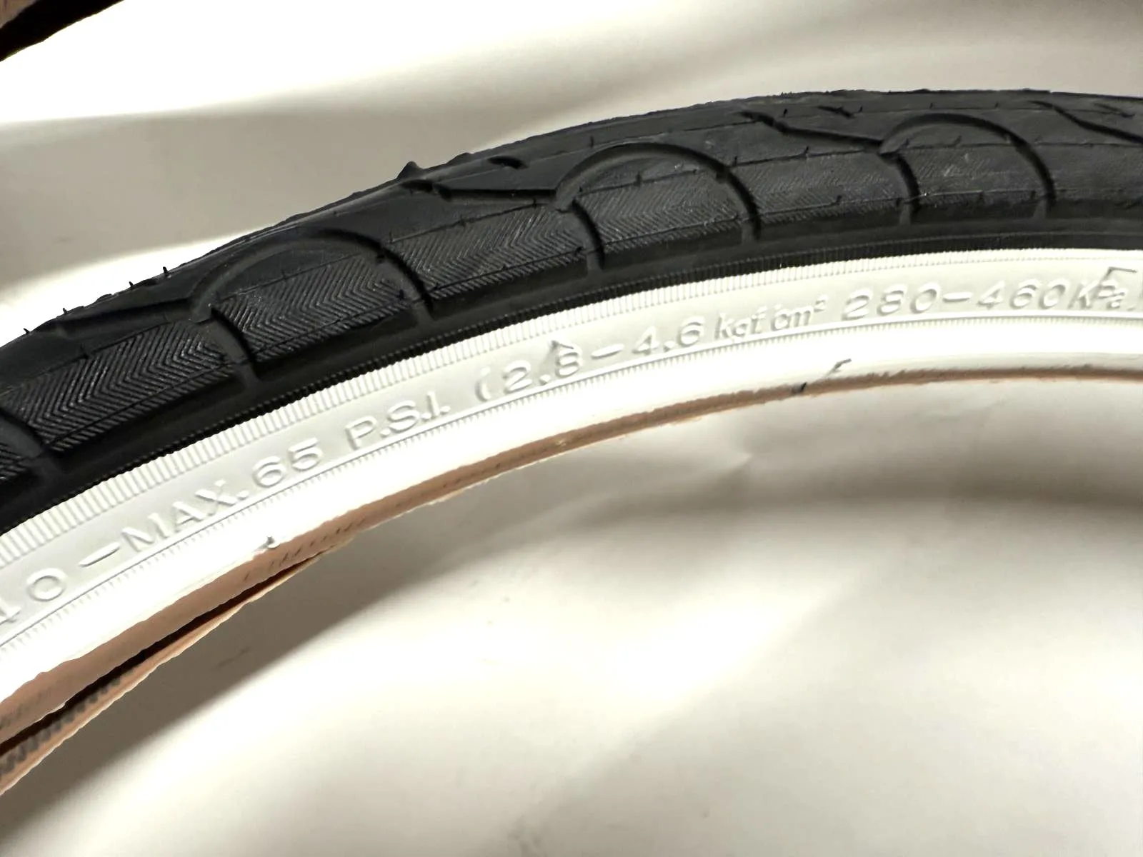 Pair (Lot of 2) Kenda Kwest White Wall K193 Wire Bead 26x1.50" Tires   Tubes