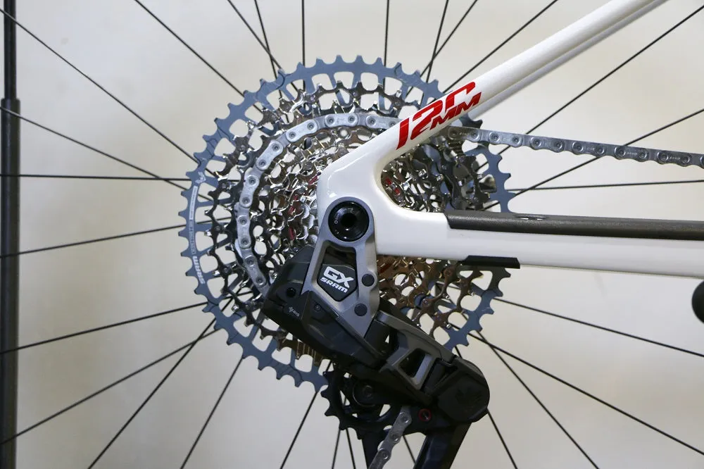 TITAN RACING Cypher Gen 2 120 DC Carbon Pro (2025)